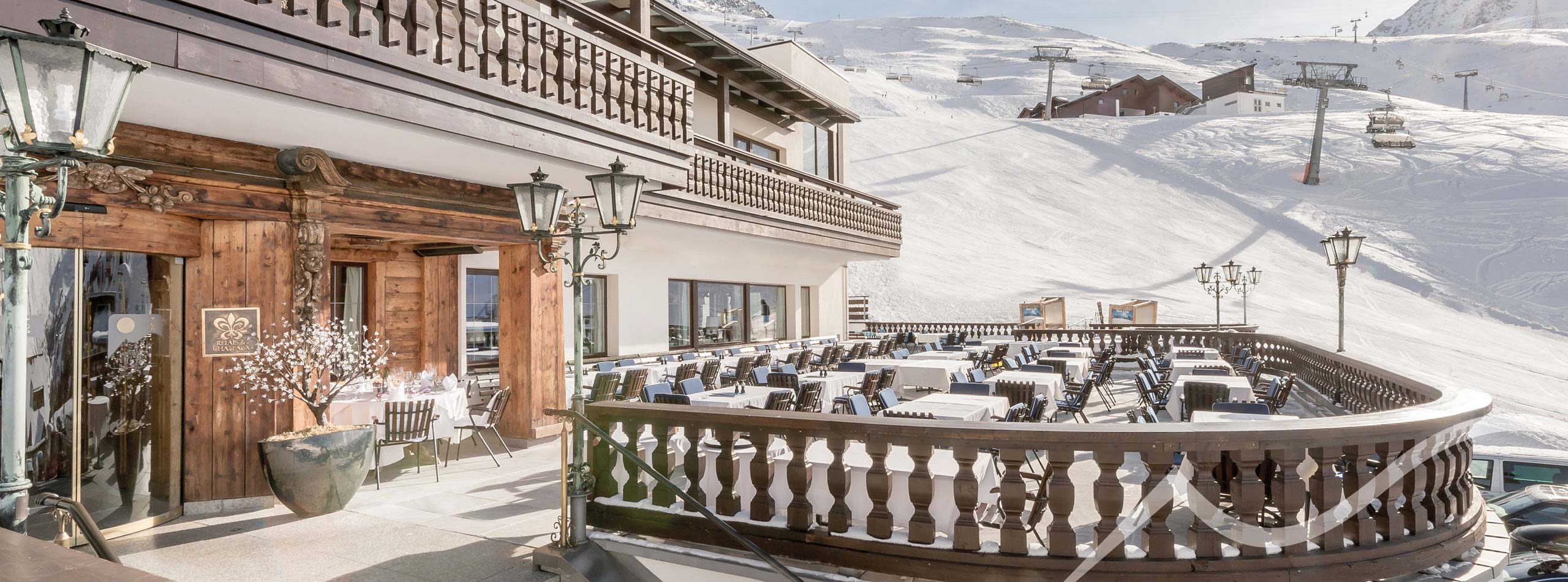 Deluxe gastronomy and panorama for ski gourmets on the piste-side sun terrace